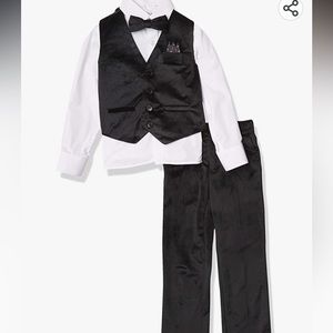 Isaac Mizrahi kids 4 pc velvet vest set color black and white size 6.